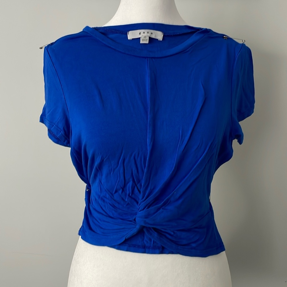 Gaze crop top